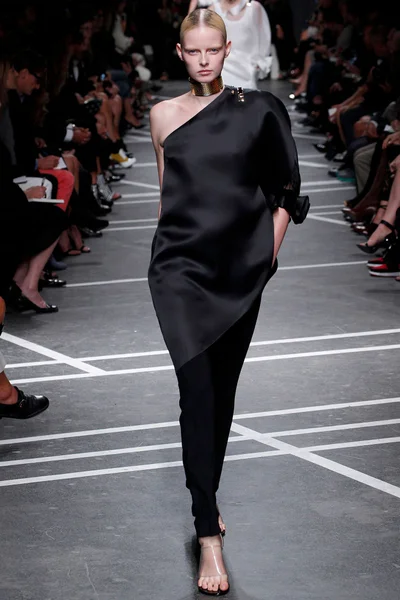 Look 34